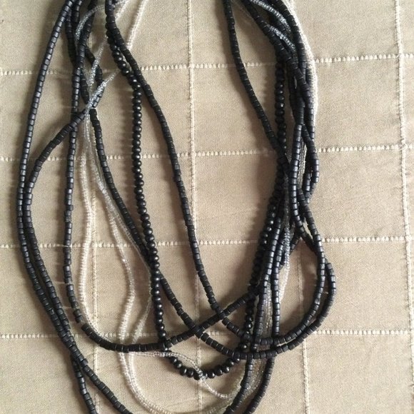 Women's 9 strands plastic beaded necklace 19" black and white multilayer - Picture 2 of 3